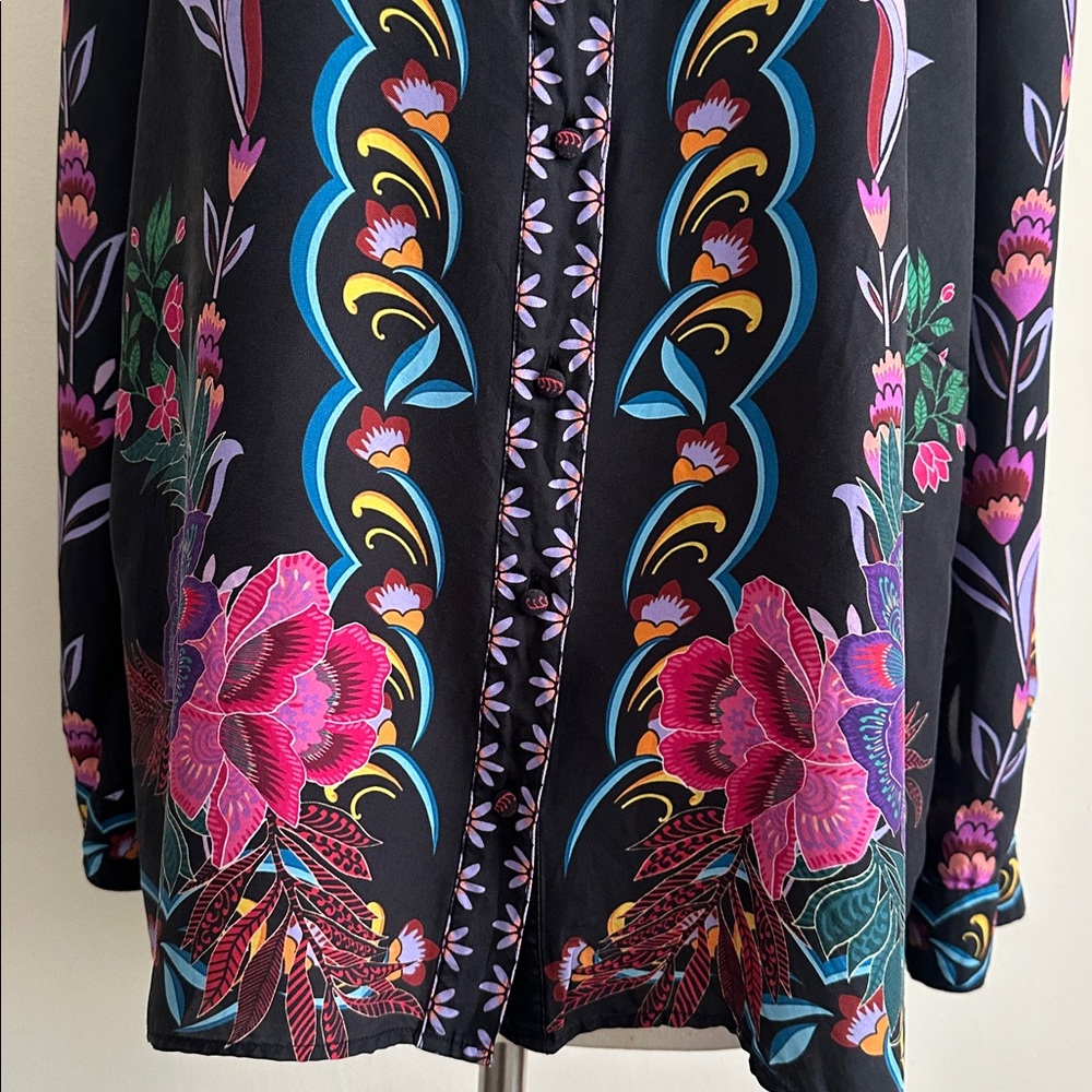 Johnny Was Rosalynda Printed Button Down Silk Blend Floral Black Blouse sz Med - Picture 4 of 6